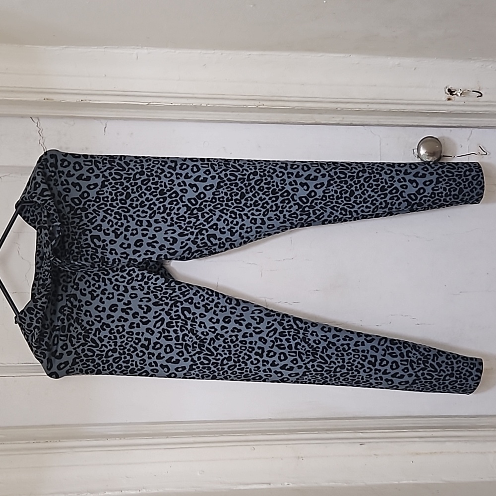 Pink medium grey